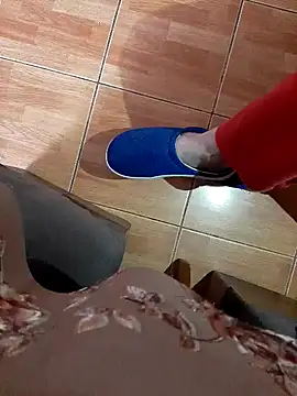 feet toes online show from February 17, 8:35 am