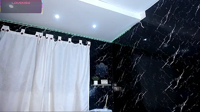 junaiker roa online show from November 25, 1:18 am