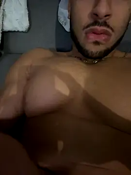 pimentfort77 online show from October 15, 10:17 pm