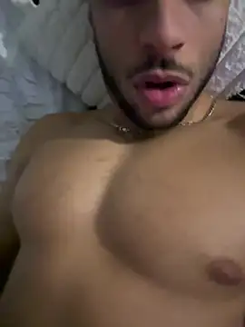 pimentfort77 online show from December 23, 11:17 pm