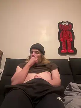 Snapshot of trippyski chatting on January 3, 11:57 am trippyski online show from January 3, 11:57 am