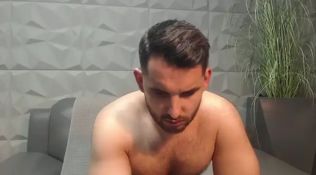 Antoniodiamond online show from February 16, 8:00 pm