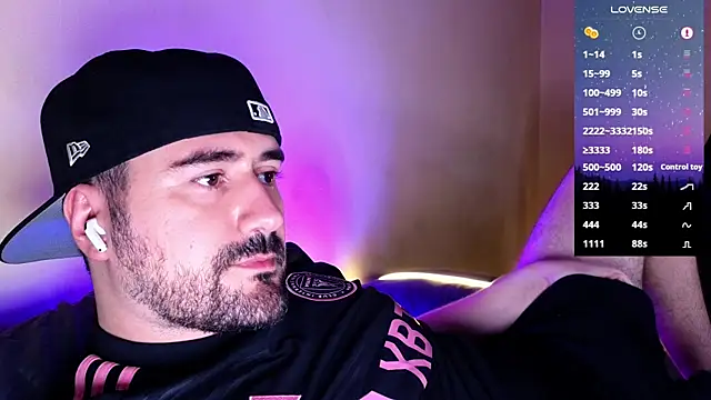 Snapshot of DominantTheo chatting on February 20, 3:12 am DominantTheo online show from February 20, 3:12 am