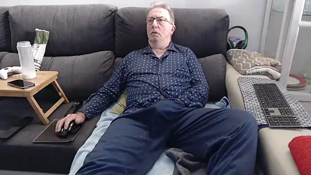 Nudelschwanz online show from March 7, 8:01 am