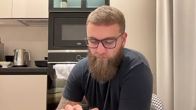 Bear bear  online show from November 19, 8:09 pm