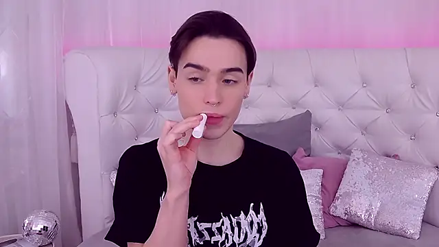 RobbyCharming online show from February 22, 7:43 pm