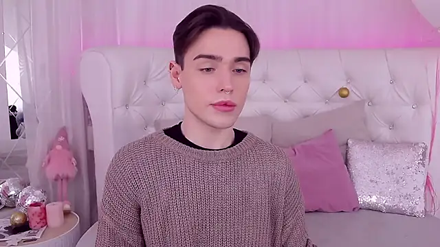 RobbyCharming online show from December 28, 7:54 pm