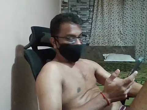 sexx4 online show from June 7, 9:00 pm