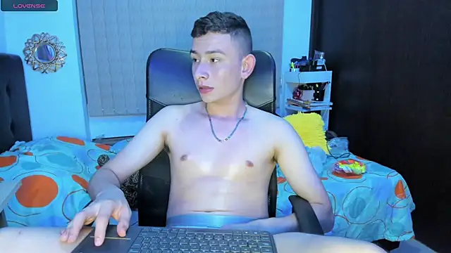 Snapshot of Christ_Miller3 chatting on February 22, 4:29 am Christ Miller3 online show from February 22, 4:29 am