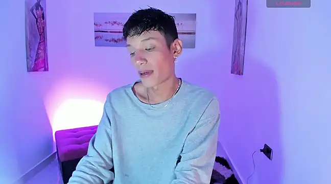 nicky moo online show from December 17, 7:59 pm