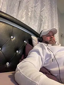 Cristian-Brayan online show from April 5, 3:52 pm