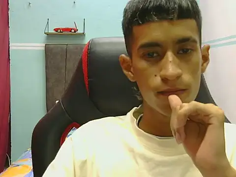 Angelstripboy online show from May 18, 11:09 pm
