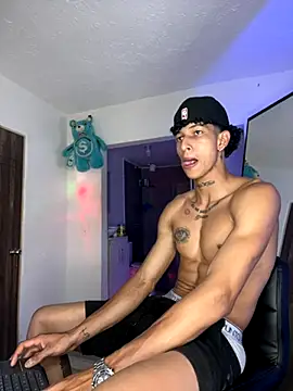 Snapshot of mike_casseano chatting on October 1, 11:30 pm mike casseano online show from October 1, 11:30 pm