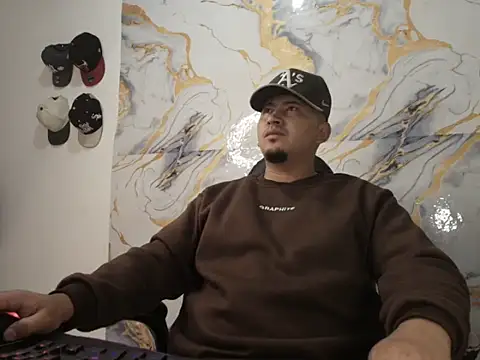 myke andrade online show from February 14, 9:15 am