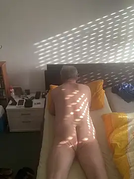 StripperOnStage online show from April 6, 6:47 am