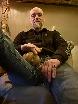 eddouxxx78 online show from April 14, 1:00 pm