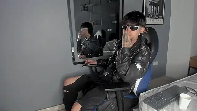 AcidMilo online show from December 21, 12:49 pm