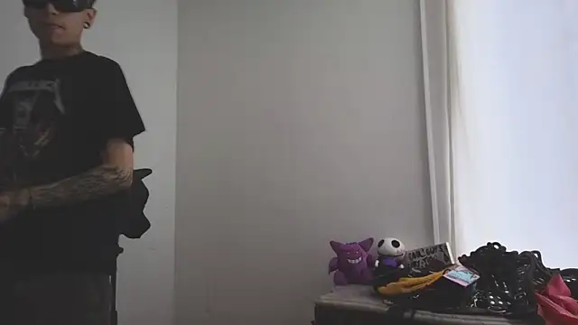 AcidMilo online show from March 3, 9:12 pm