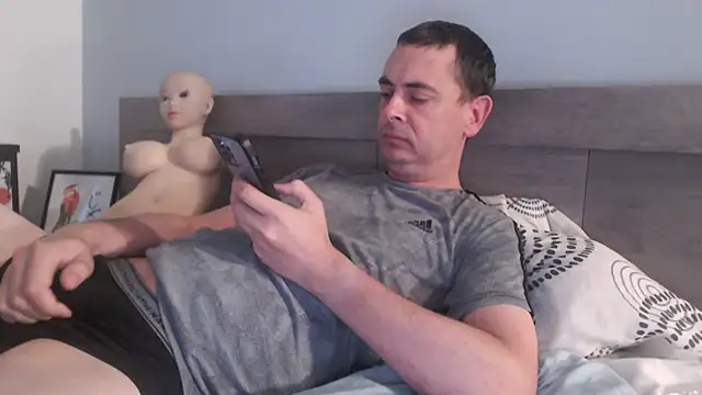 freddy0222222 online show from September 9, 6:02 am