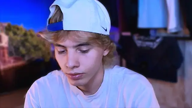 Snapshot of dimitri_tv chatting on September 9, 8:52 pm dimitri tv online show from September 9, 8:52 pm