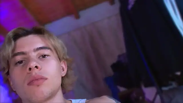 Snapshot of dimitri_tv chatting on September 15, 12:35 am dimitri tv online show from September 15, 12:35 am