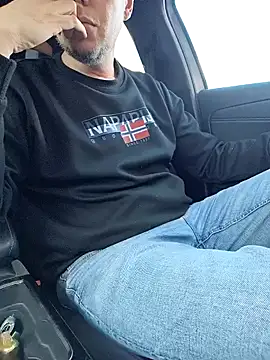 Snapshot of pigboybi chatting on January 6, 1:19 pm pigboybi online show from January 6, 1:19 pm