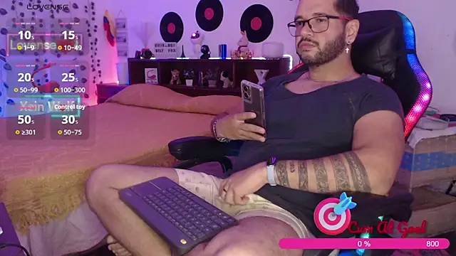 Xein WoIf online show from April 19, 1:49 am