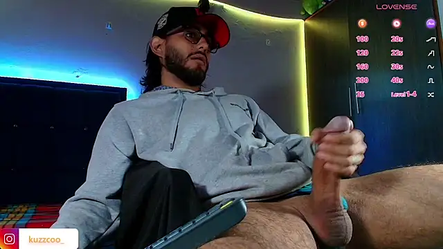 kuzzcoo online show from February 25, 12:39 pm