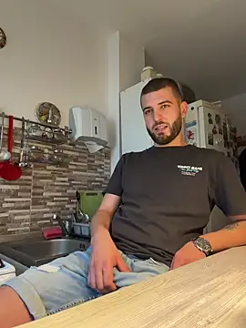 ElChapoGuzman95 online show from October 28, 6:38 am