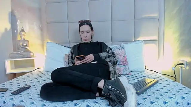 Hecatee 77 online show from January 8, 8:03 pm