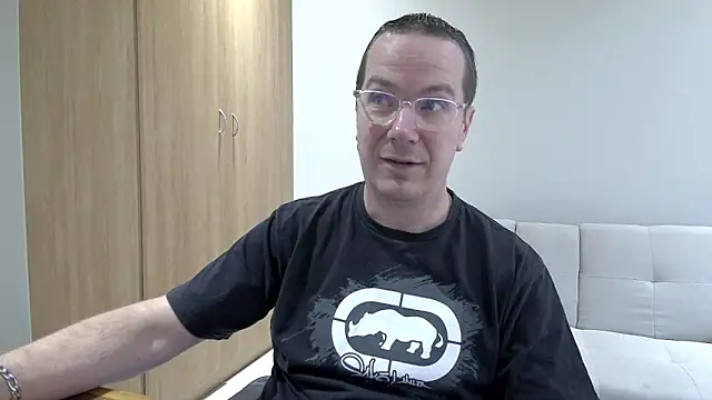 BrettJ81 online show from April 19, 11:42 am