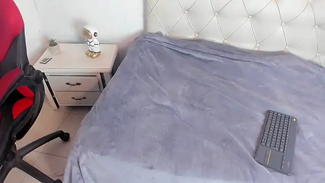 oliver price1 online show from April 3, 1:52 pm